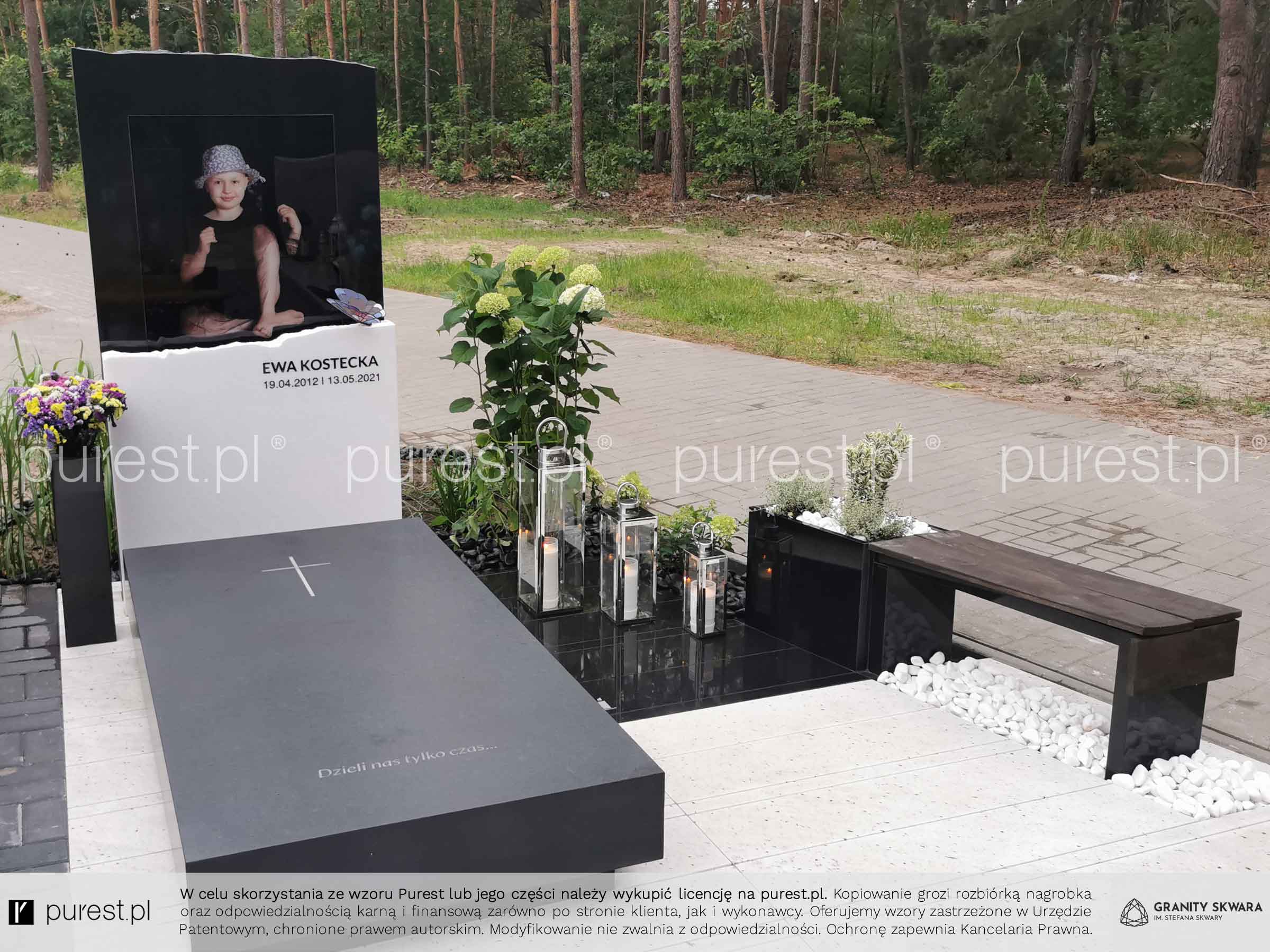 pomnik z dużym zdjęciem Otwock