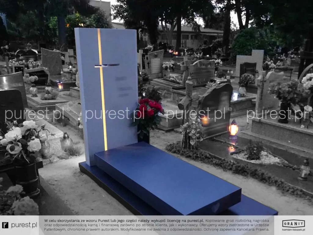 pomnik z oświetleniem solarnym