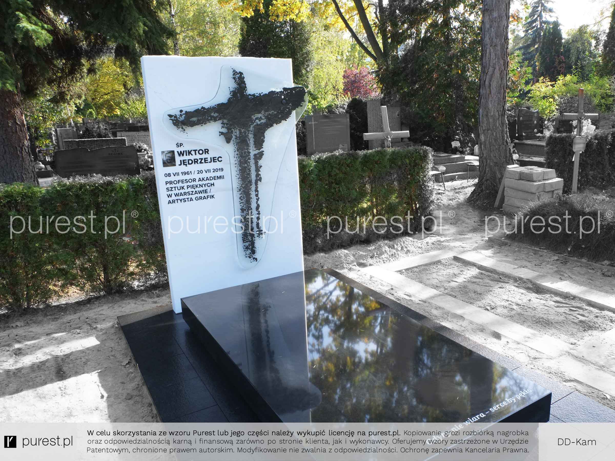 Pomnik dla artysty, ze szkłem, z dużym krzyżem, Warszawa